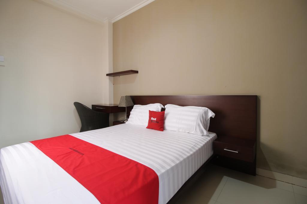 Reddoorz Plus Near Ambassador Mall Dżakarta Zewnętrze zdjęcie
