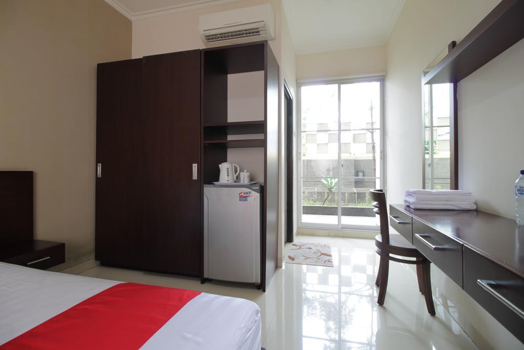 Reddoorz Plus Near Ambassador Mall Dżakarta Zewnętrze zdjęcie