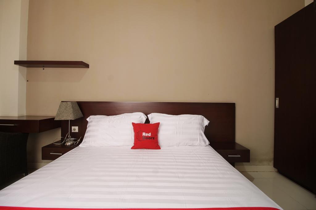 Reddoorz Plus Near Ambassador Mall Dżakarta Zewnętrze zdjęcie