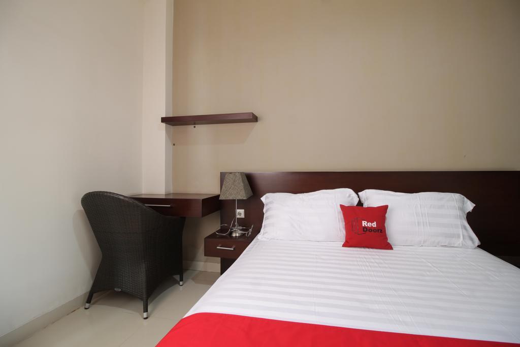 Reddoorz Plus Near Ambassador Mall Dżakarta Zewnętrze zdjęcie