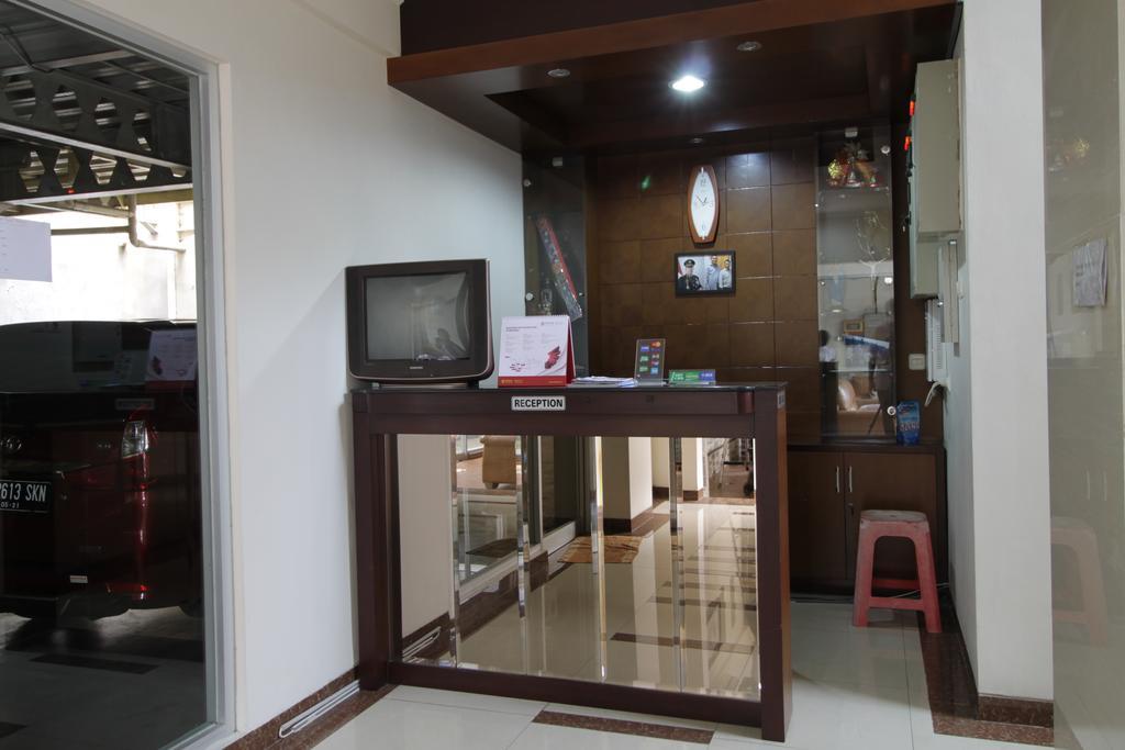 Reddoorz Plus Near Ambassador Mall Dżakarta Zewnętrze zdjęcie