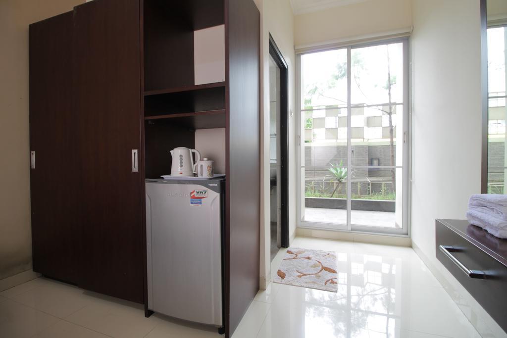 Reddoorz Plus Near Ambassador Mall Dżakarta Zewnętrze zdjęcie