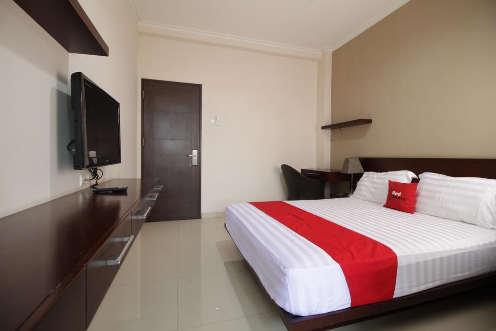 Reddoorz Plus Near Ambassador Mall Dżakarta Zewnętrze zdjęcie
